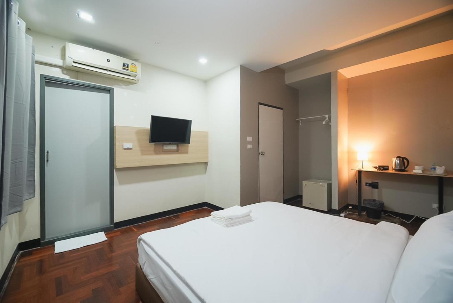 Go Inn Silom - Bts Saint Louis Бангкок Екстер'єр фото